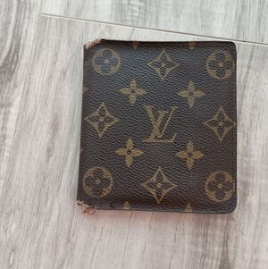 Louis Vuitton Monogram Bifold Wallet Men’s Authentic